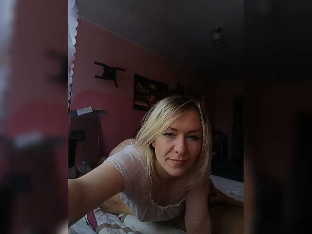 Live sex webcam photo for LisaVsVolk #276641924