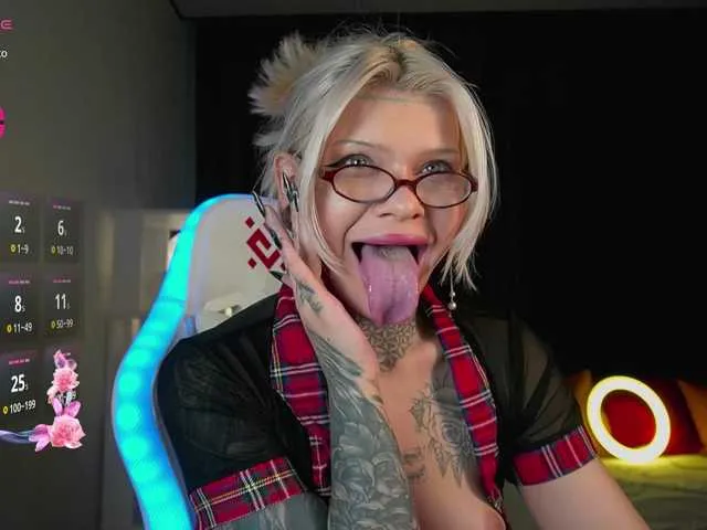 Live sex webcam photo for Lisalovelyy #290190294