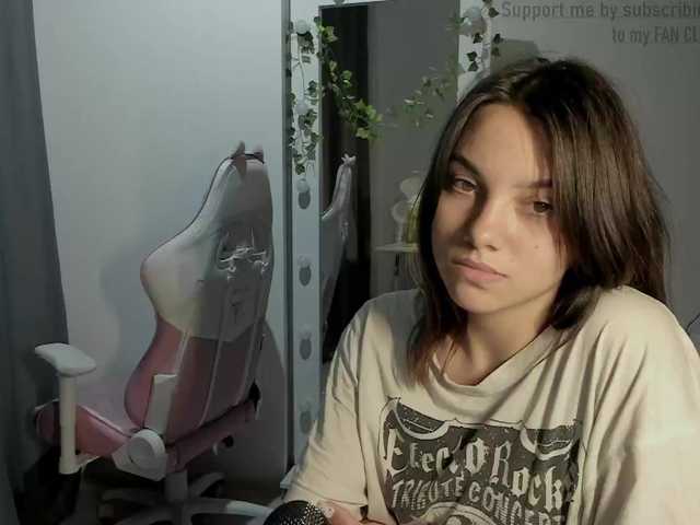 Live sex webcam photo for Lisamurm #291799684