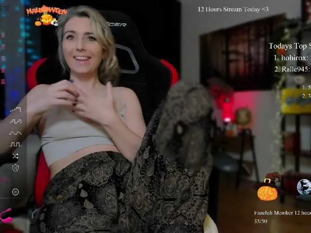 Live sex webcam photo for Lisaonthemoon #276608153