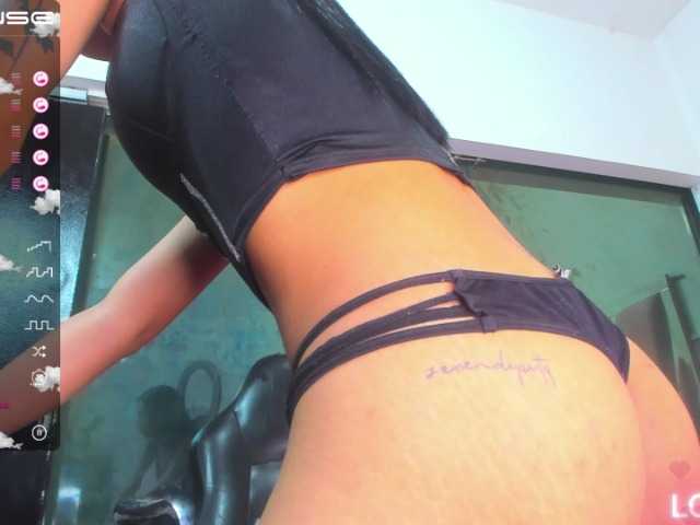 Live sex webcam photo for Lisapresthon #274404512