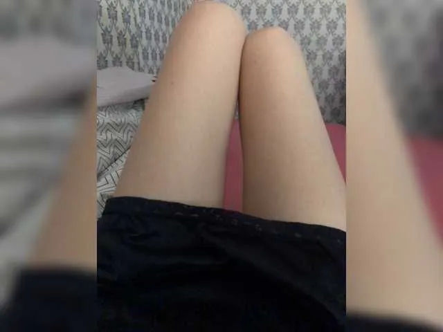 Live sex webcam photo for Lisenok-19 #272099256
