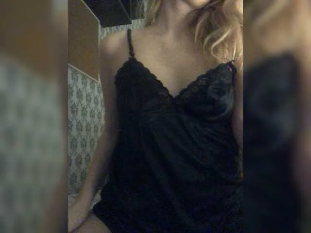 Live sex webcam photo for Lisenok-19 #272139345