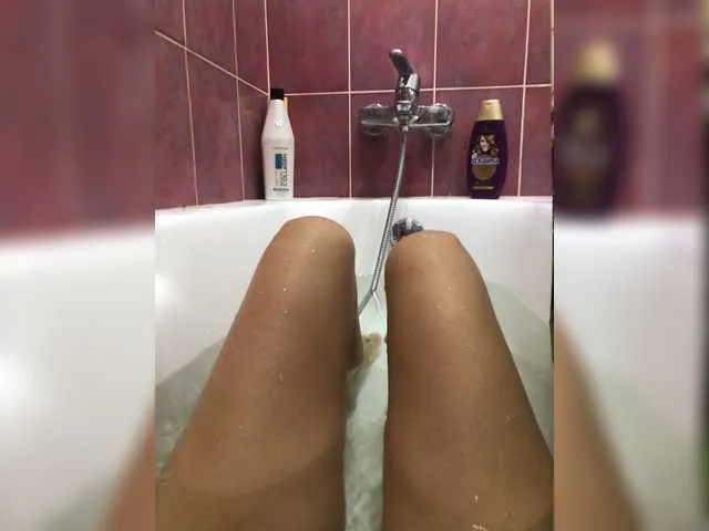 Live sex webcam photo for Lisenok-19 #274269182