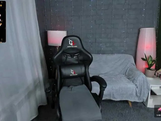 Live sex webcam photo for LisetMonroe #278298669