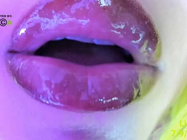 Live sex webcam photo for LishaDivine #291428772