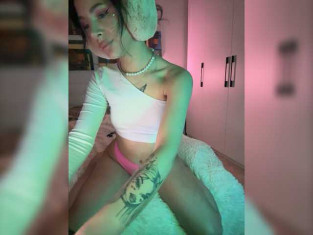 Live sex webcam photo for Lissibunny #276792416