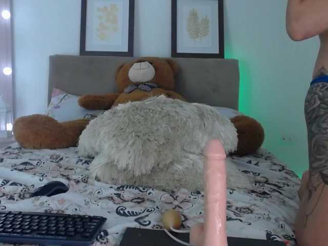 Live sex webcam photo for Lissyevansx #273410300