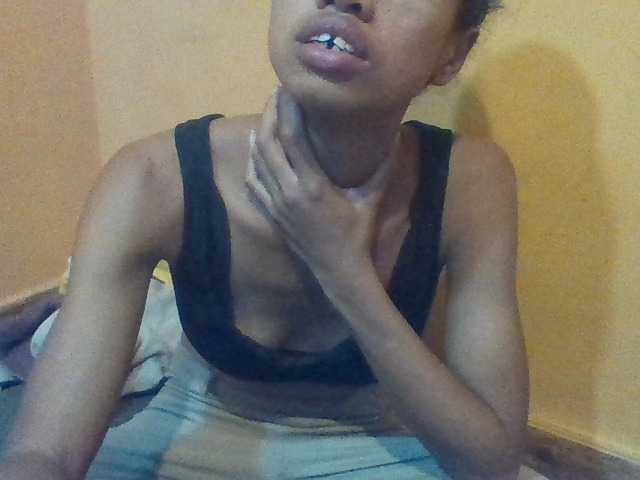 Live sex webcam photo for LitleAmanda #273538583