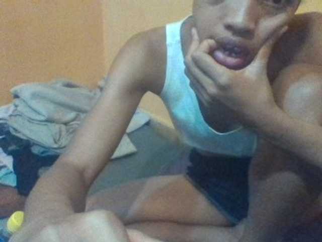 Live sex webcam photo for LitleAmanda #273548022