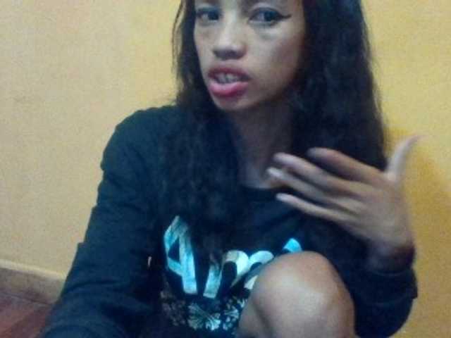 Live sex webcam photo for LitleAmanda #273590621