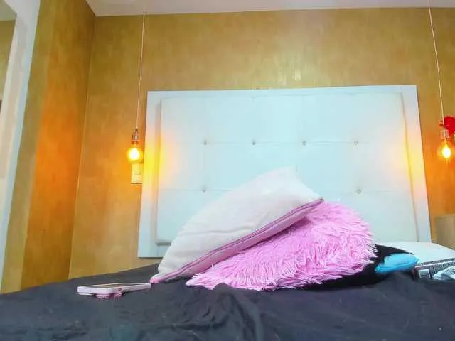 Live sex webcam photo for Little-Jenni1 #290310104