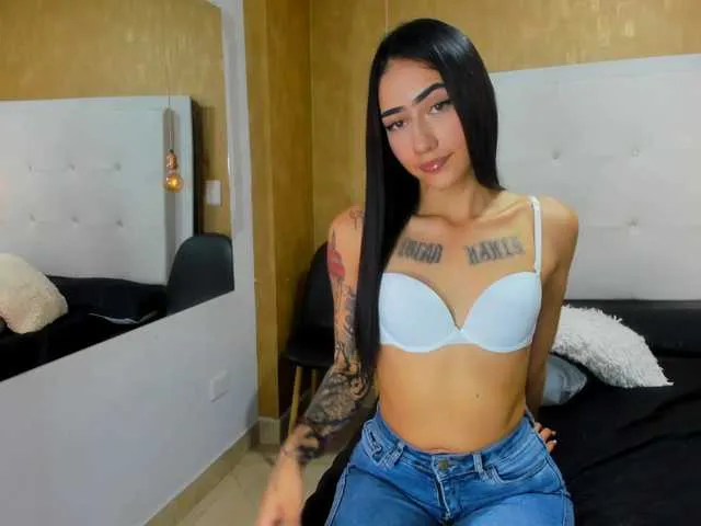 Live sex webcam photo for Little-Jenni1 #290602427