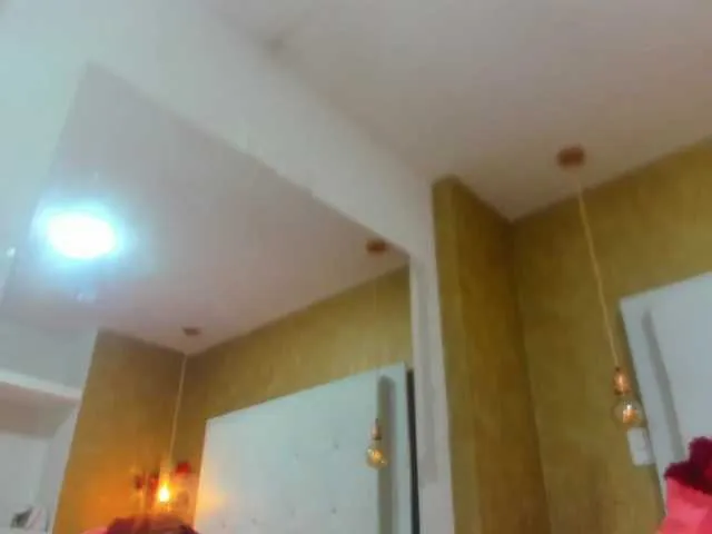 Live sex webcam photo for Little-Jenni1 #290938327