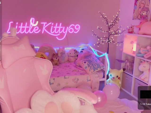 Live sex webcam photo for Little-Kitt69 #274321227