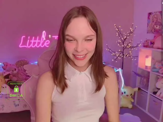 Live sex webcam photo for Little-Kitt69 #274557490