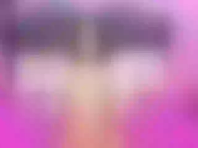 Live sex webcam photo for Little-Liluu #276307750