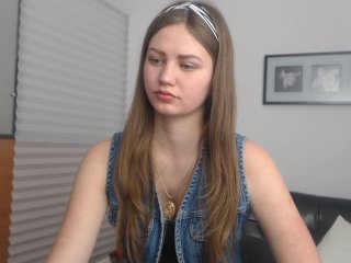 Live sex webcam photo for Little-Meow #147032615