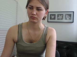 Live sex webcam photo for Little-Meow #148119204