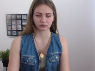 Live sex webcam photo for Little-Meow #148412427