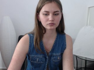 Live sex webcam photo for Little-Meow #150216586