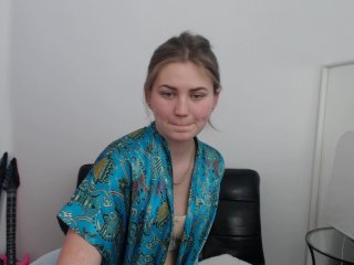 Live sex webcam photo for Little-Meow #152438470