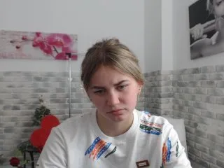 Live sex webcam photo for Little-Meow #158203482