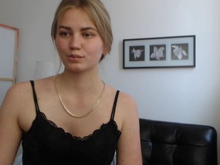 Live sex webcam photo for Little-Meow #160836640