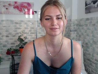 Live sex webcam photo for Little-Meow #165167019