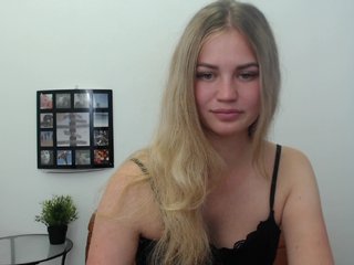 Live sex webcam photo for Little-Meow #175419793