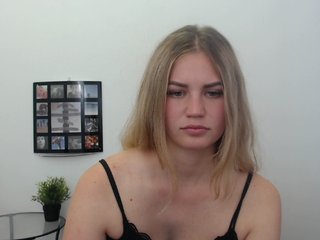 Live sex webcam photo for Little-Meow #175423813