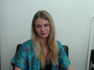 Live sex webcam photo for Little-Meow #180946197