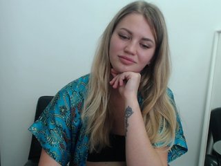 Live sex webcam photo for Little-Meow #180965501