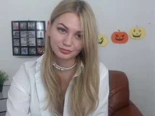 Live sex webcam photo for Little-Meow #189053784