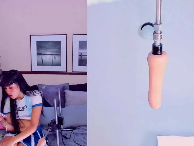 Live sex webcam photo for Little-Siena #290454240