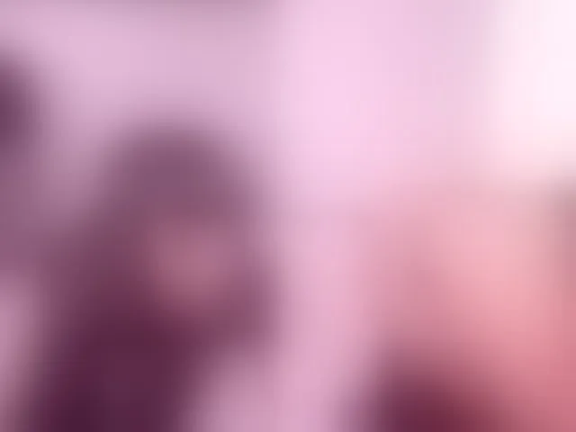 Live sex webcam photo for Little-Siena #294036637