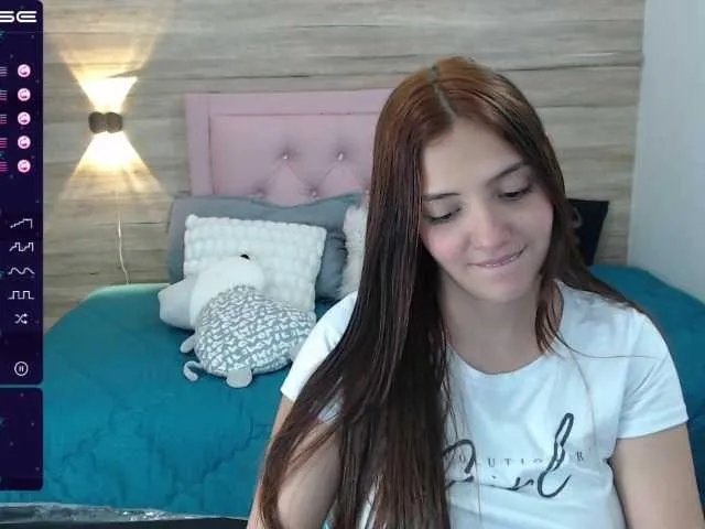 Live sex webcam photo for Little-abby18 #271737966