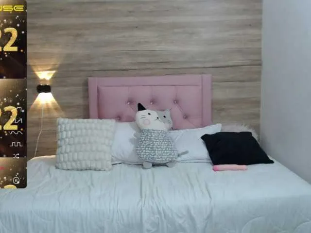 Live sex webcam photo for Little-abby18 #271924025