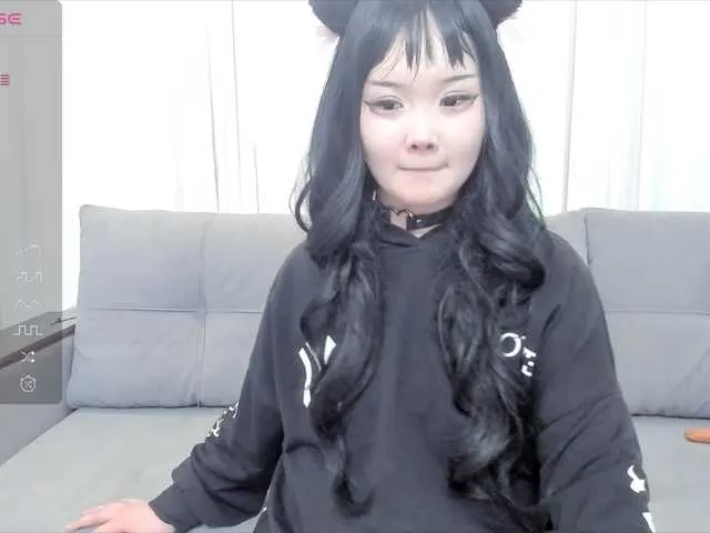 Live sex webcam photo for Little-asian-girl #277295477