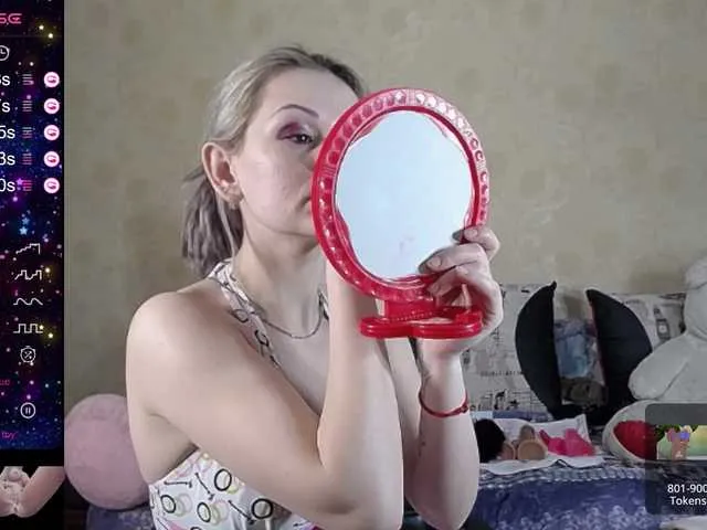 Live sex webcam photo for Little-letti #277482185