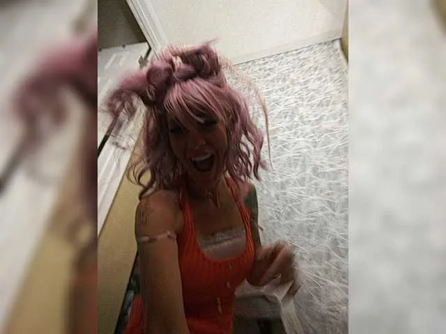 Live sex webcam photo for LittleAkasha #272960013