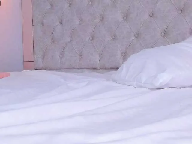 Live sex webcam photo for LittleAsian18 #274358863