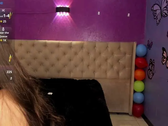 Live sex webcam photo for LittleCheerry #291330088