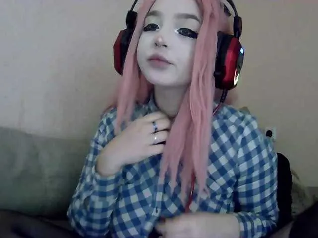 Live sex webcam photo for LittleDelora #274054199