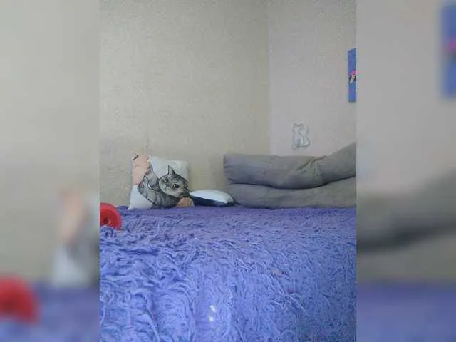 Live sex webcam photo for LittleDelora #276135313