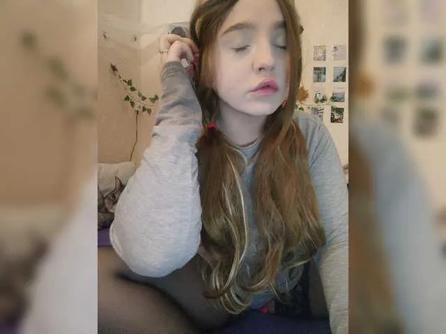 Live sex webcam photo for LittleDelora #276617129