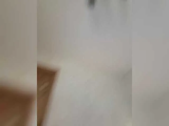 Live sex webcam photo for LittleDelora #291062110