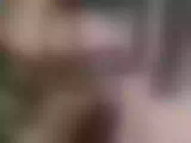 Live sex webcam photo for LittleDelora #292147172