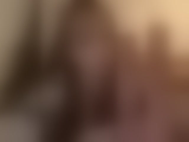 Live sex webcam photo for LittleDelora #294203622