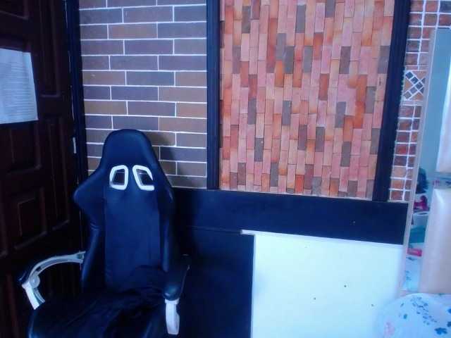 Live sex webcam photo for LittleFlower1 #290741349